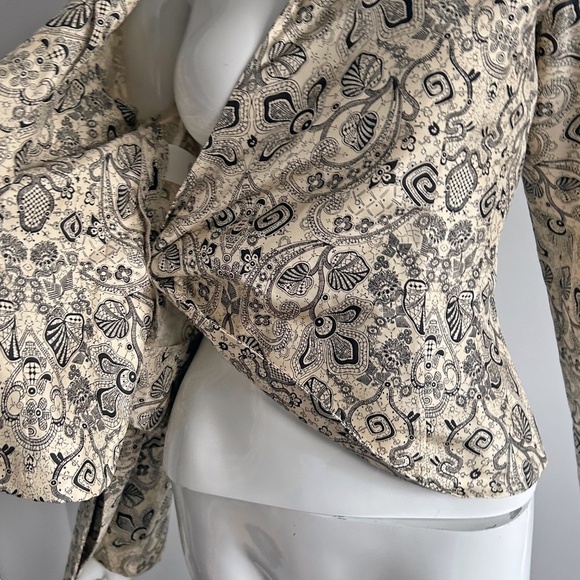 Jones New York wraparound Silk blouse, black and beige, long sleeve, size 10P - Picture 7 of 16